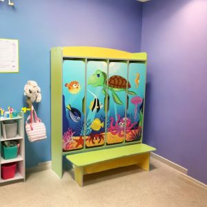 Гардероб „Голямо приключение” с 4 отделения и разтегателна пейка