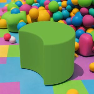 Малък пуф с форма на полумесец