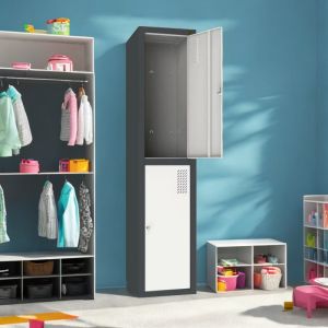 Метален шкаф за дрехи