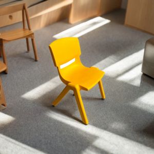 Детски стол „ErgoFix” – от цветна пластмаса